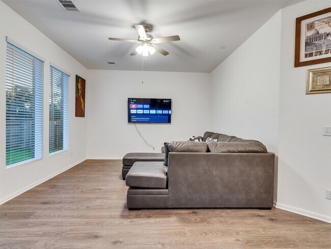 Foto del edificio - 403 Magnolia Ln