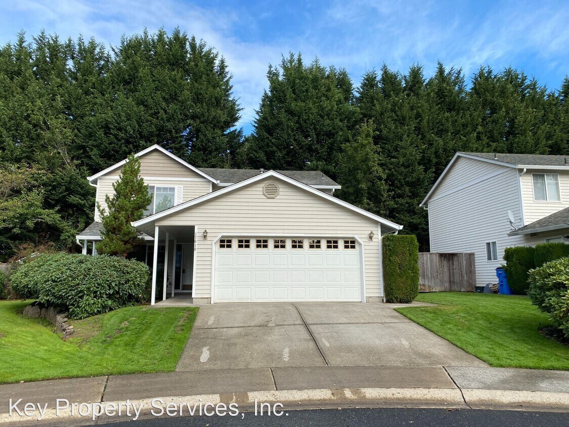 Primary Photo - 4 br, 2.5 bath House - 17610 SE 16TH ST