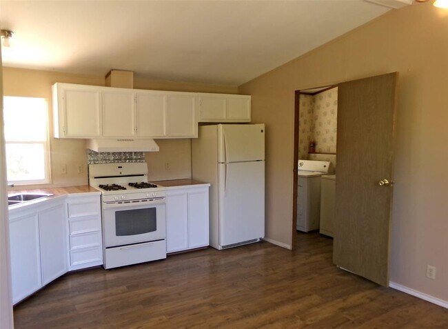 Foto del edificio - 1603 Tierra Alto St