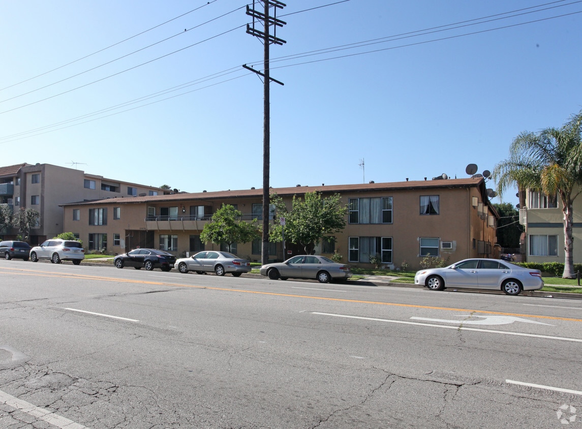 Building Photo - 12634 Burbank Blvd