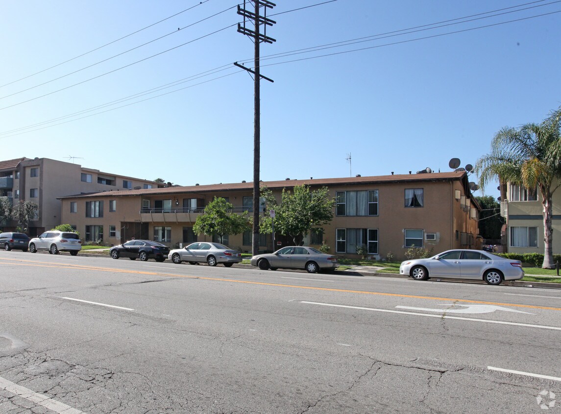 Foto del edificio - 12634 Burbank Blvd