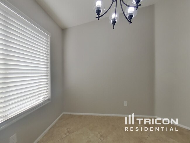 Foto del edificio - 40179 W Thornberry Ln