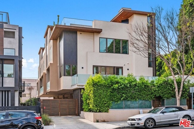 Foto del edificio - 1251 N Formosa Ave