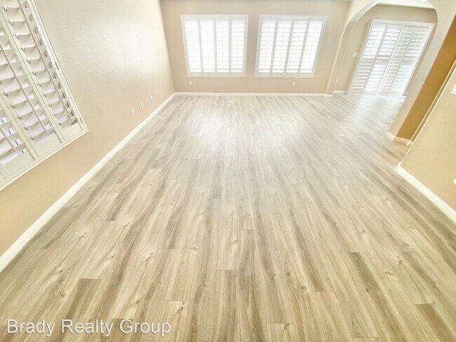 Building Photo - 4 br, 3 bath House - 8905 SKYLINE PEAK CT