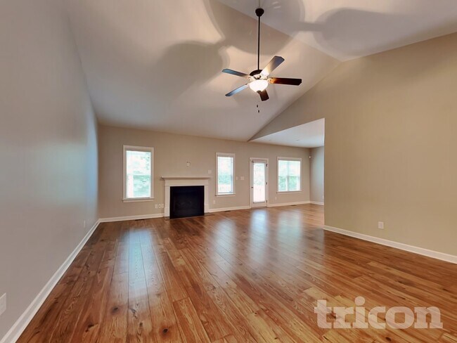 Foto del edificio - 189 Crystal Creek Dr