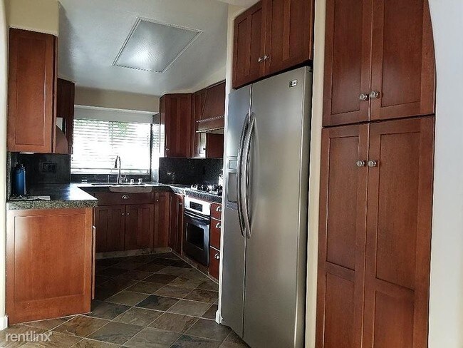 Foto del edificio - 3 br, 3 bath House - 4263 Bullard Street