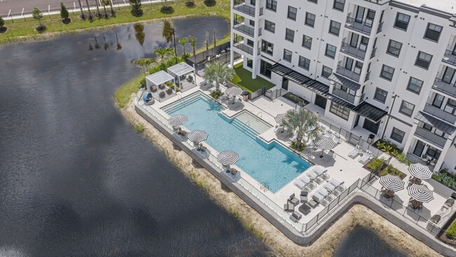 Foto del edificio - EVERGREEN PINE ISLAND