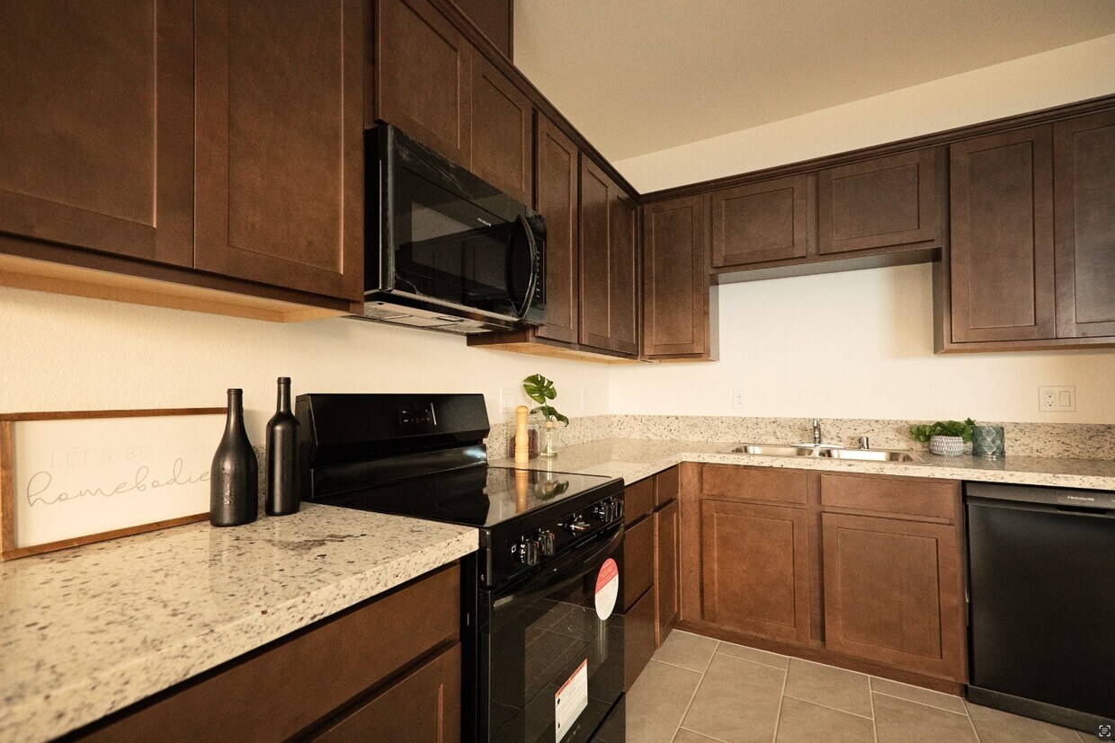 Foto principal - 928 N Olive Ave
