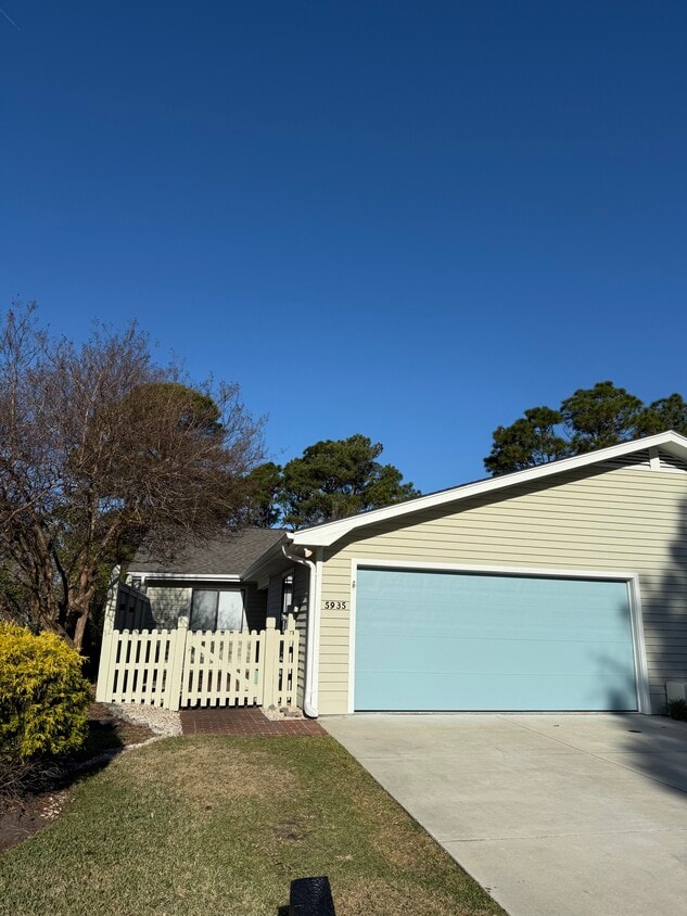 Photo - 5935 Inland Greens Dr (Wilmington, NC)