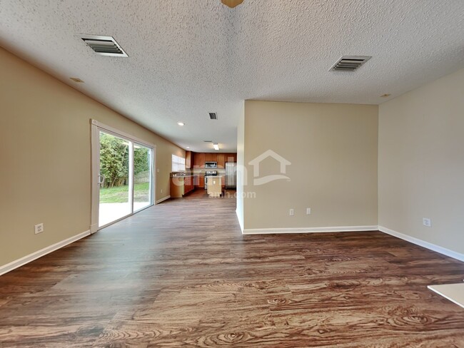 Foto del edificio - 14122 Crestwick Drive East
