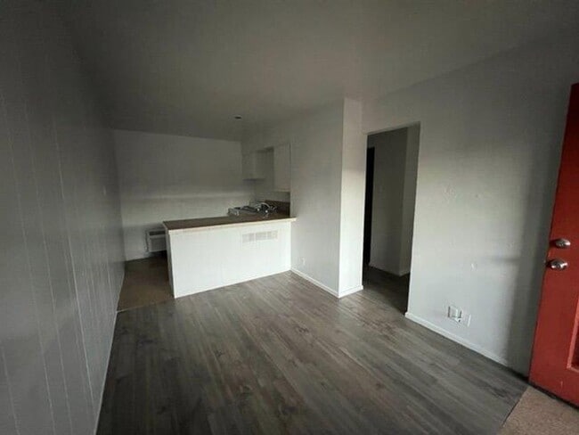 Building Photo - For Lease - 2909 University #8 - Odessa, TX