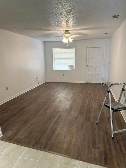 Foto del edificio - 1472 N Melrose Dr