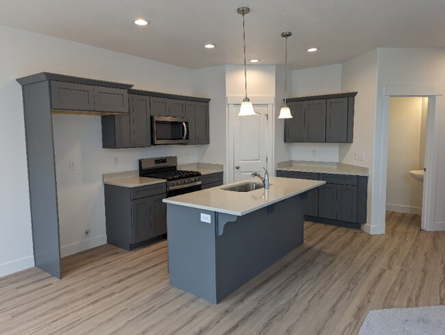 Building Photo - 4617 Templar Dr