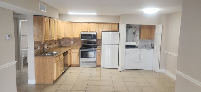 Foto del edificio - ANNUAL RENTAL - 2 BED / 2 BATH CONDO AT MYSTIC GARDENS