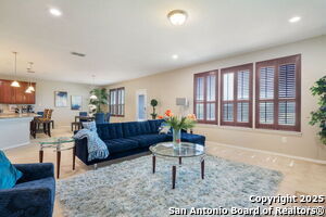 Foto del edificio - 7910 Emmeline Dr