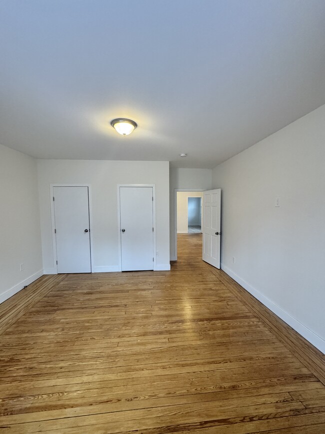 master bedroom 2 closets - 196 2nd St