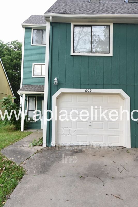 Primary Photo - 609 S 13th St