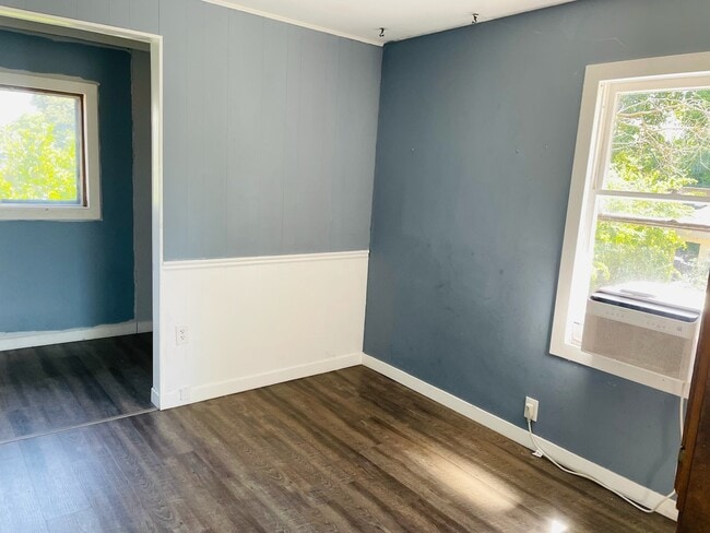 Building Photo - 420 E 500 S