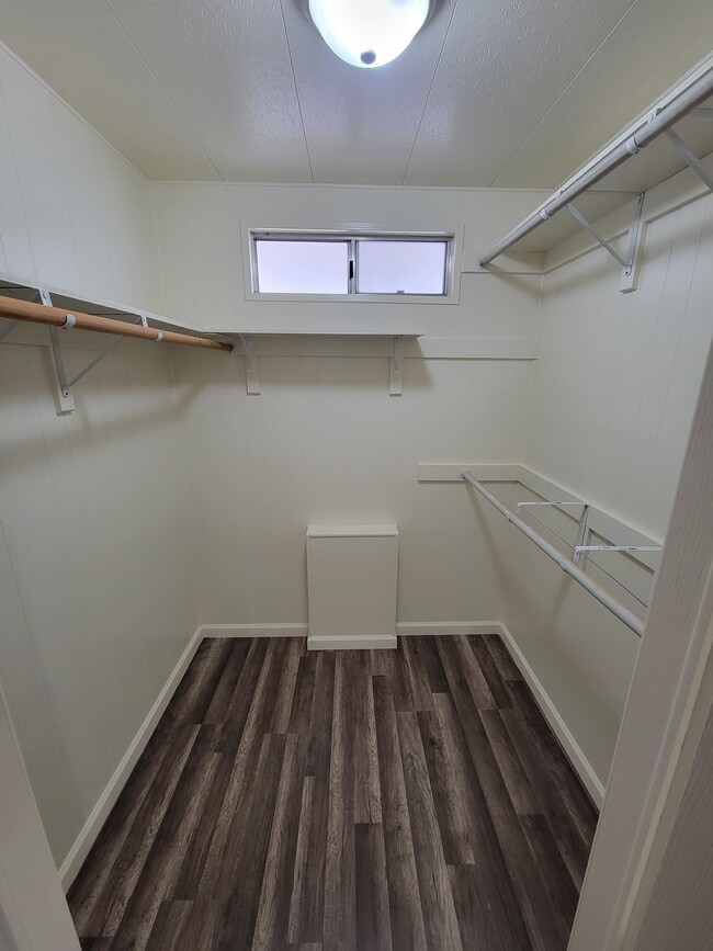Building Photo - 14968 Vinehill St