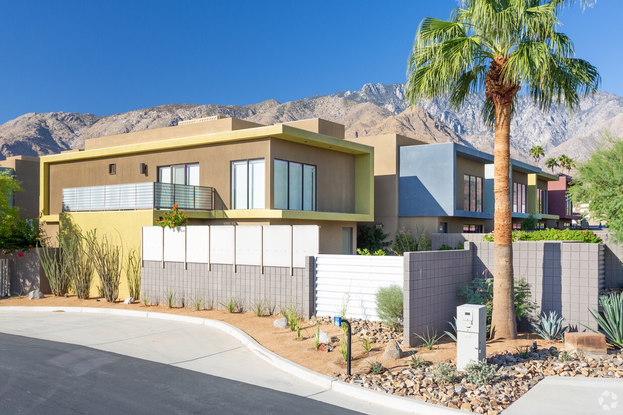 Building Photo - 2150 N Zanjero Rd