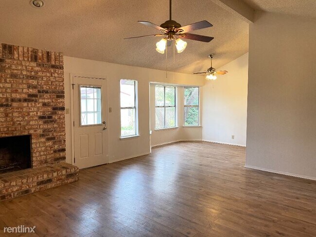 Foto del edificio - 3 br, 2 bath House - 3606 Cornerstone St
