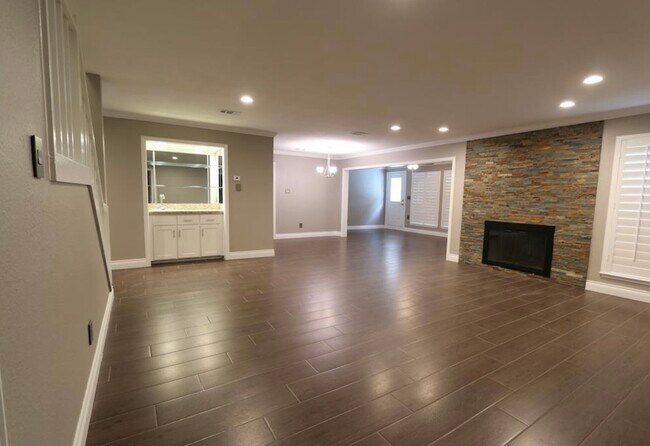 Foto del edificio - 2842 River Birch Dr