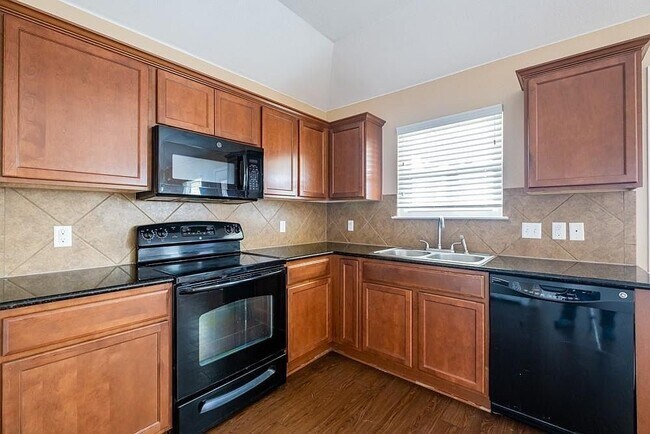 Foto del edificio - 13320 Pine Needle St