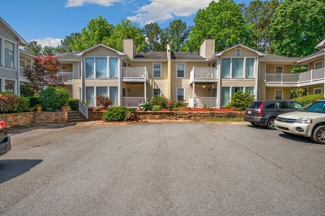Building Photo - 803 Augusta Dr
