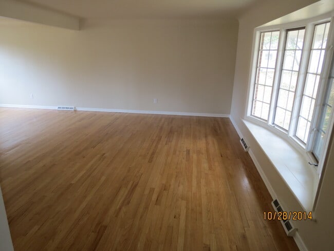Foto del edificio - 13155 State Rd