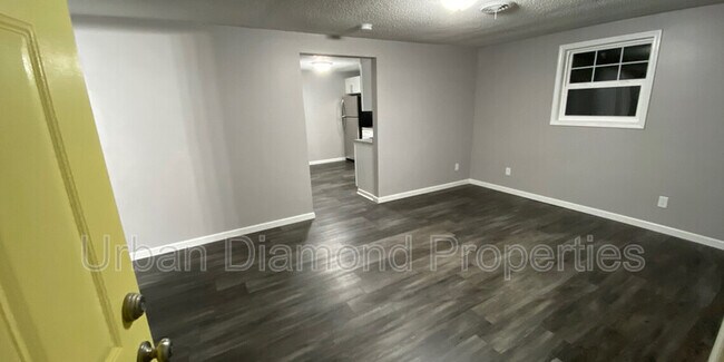 Building Photo - 534 Richfield Rd