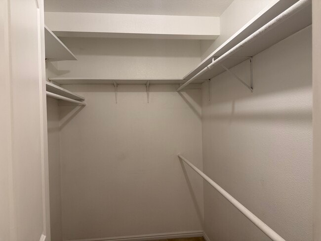 Building Photo - 1044 E 400 S