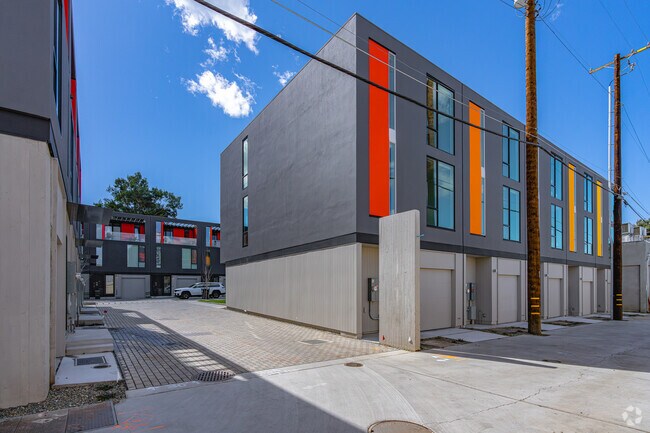 Apartamentos - 9th & Broadway