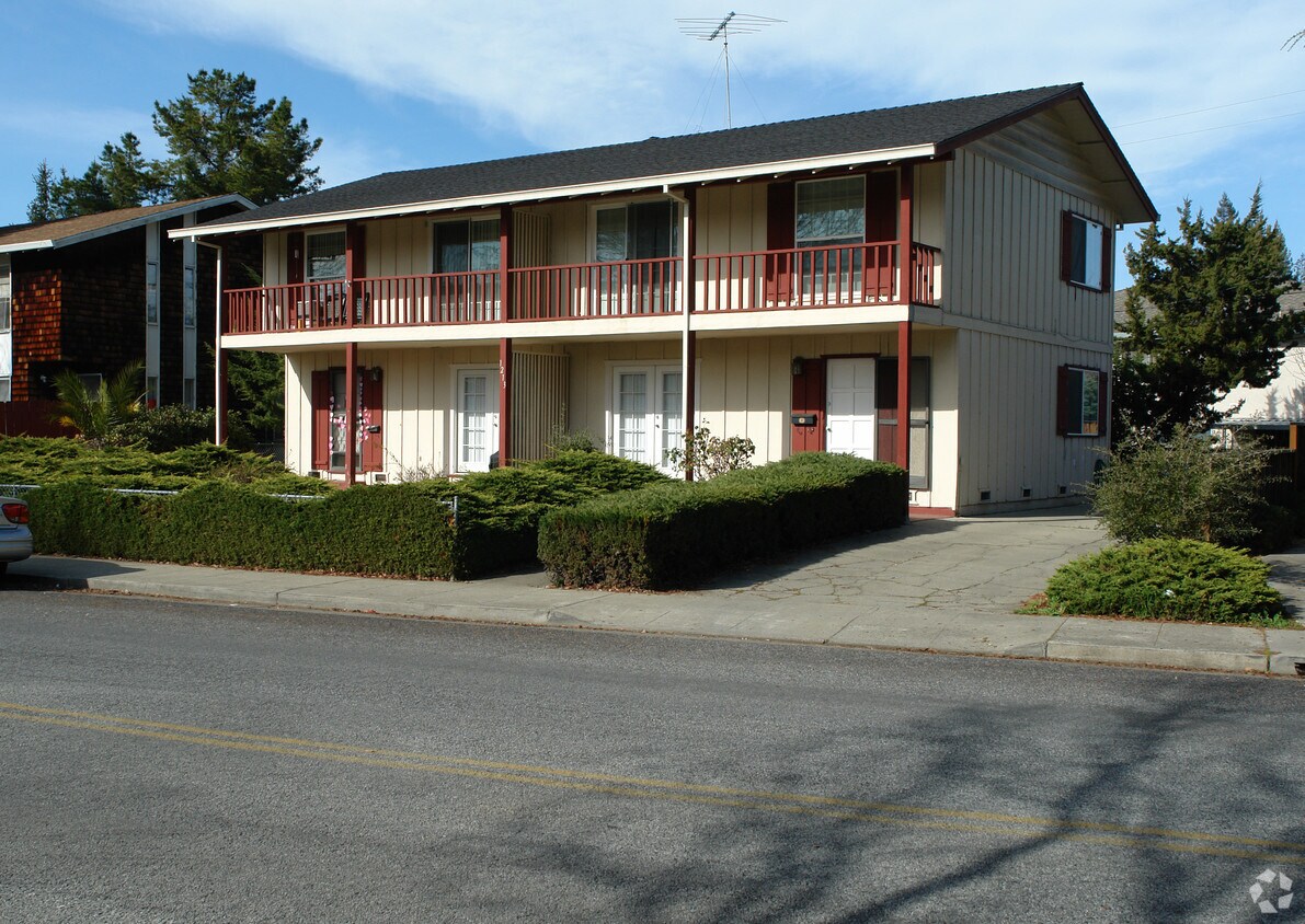 Primary Photo - 1213 W Washington Ave