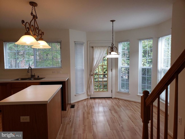 Building Photo - 8535 Towne Manor Ct