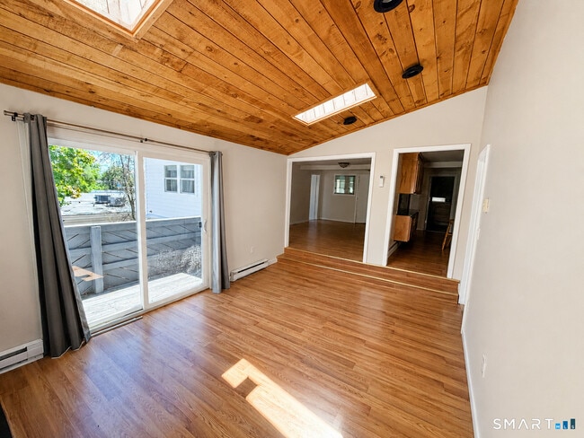Building Photo - 311 Racebrook Rd