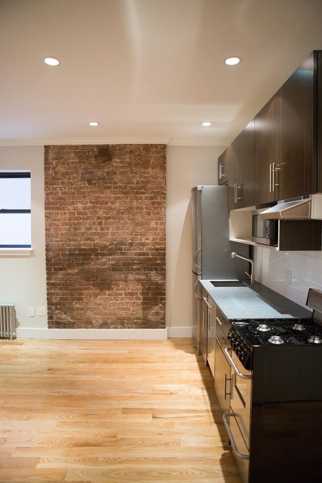 Foto del edificio - 515 W 47th St