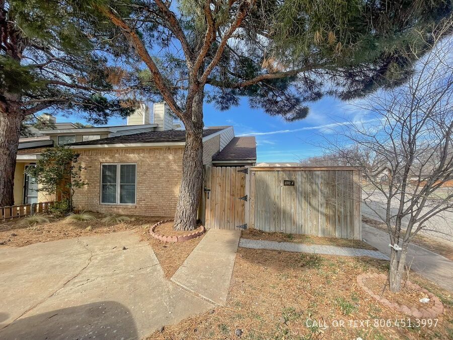 Primary Photo - Beautiful 3/2 Townhome in Lubbock