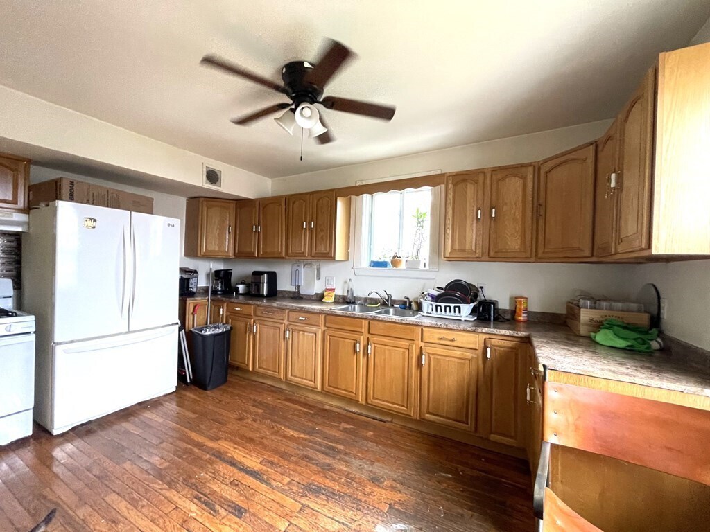 49 Fulton St Unit 2, Peabody, MA 01960 Room for Rent in Peabody, MA