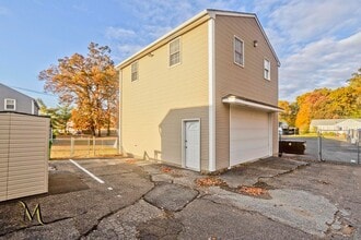 Building Photo - 1692 Memorial Dr