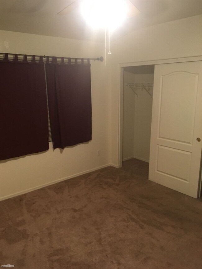Foto del edificio - Room for Rent, 1 bath House - 7646 East Co...