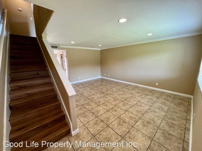 Foto del edificio - 2 br, 1.5 bath House - 1427 N. Broadway #B