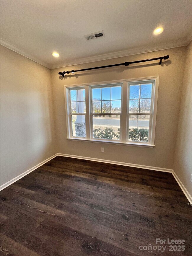 Building Photo - 1006 Creeks Landing Dr