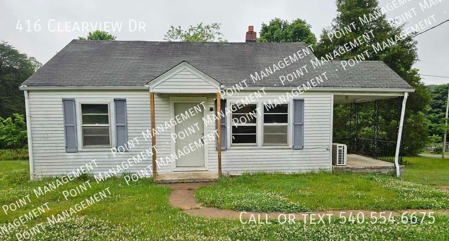 Foto principal - 2 Bed 1 Bath in Martinsville!