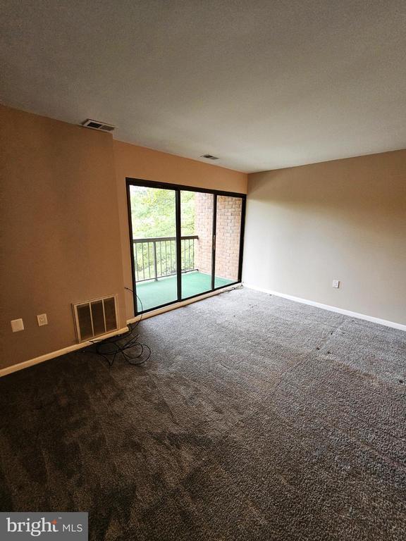 Foto del edificio - 6711 Park Heights Ave