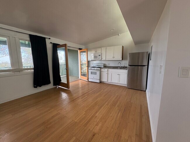 Kitchen/Dining Area - 1400 San Remo Dr