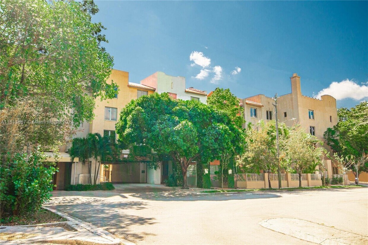 Primary Photo - 2630 SW 28th St