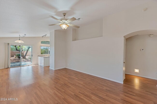 Building Photo - 4911 W Wickieup Ln