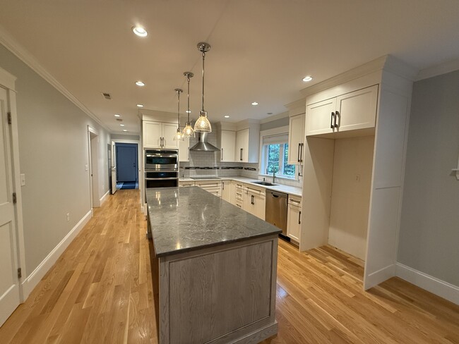 Building Photo - 135 Westford Rd