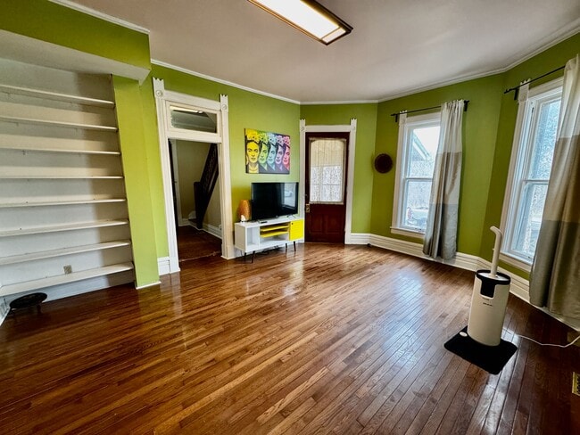 Building Photo - 4550 E Ooley Ave