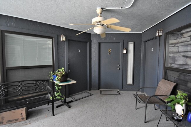 Building Photo - 909 FM 517 Rd E